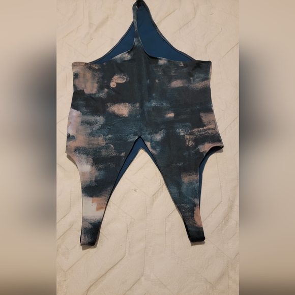 Babaton V neck Bodysuit - Picture 4 of 5